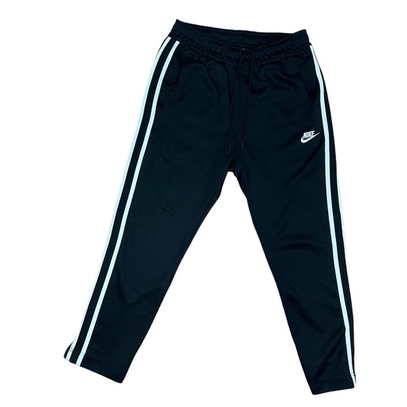 Nike tracksuit - Picture 2 of 3